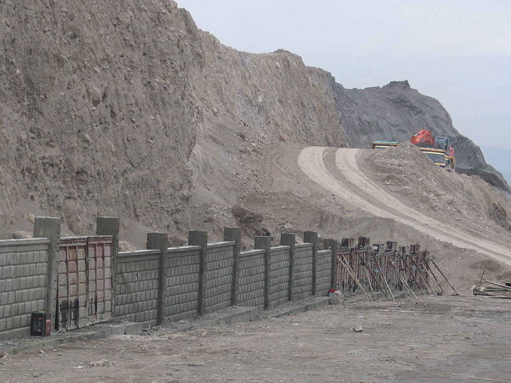 ORGANİZE İNECİK YOLU 2.5 KM İSTİNAT DUVARI VE TEFRİŞİ resim2